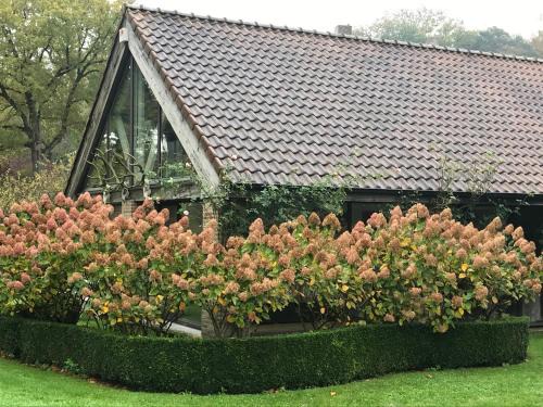 Couture-Saint-Germain Bed & Breakfast | Le porche