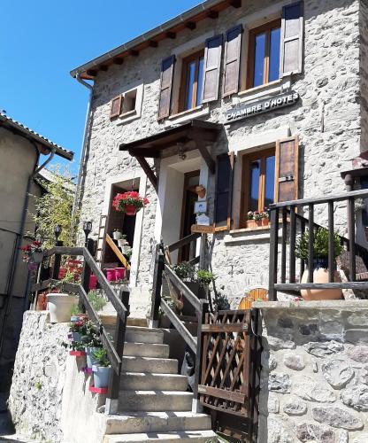 Saint-Dalmas House | Le Presbytère du Val