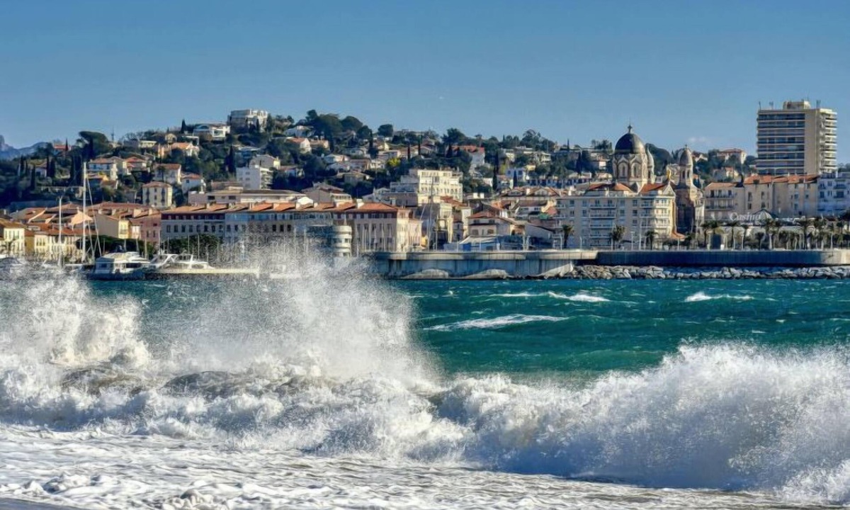Boulouris-sur-Mer Apartment | Le Privilège by Interhome