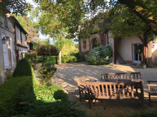 Thibivillers Bed & Breakfast | Le Puits D'Angle