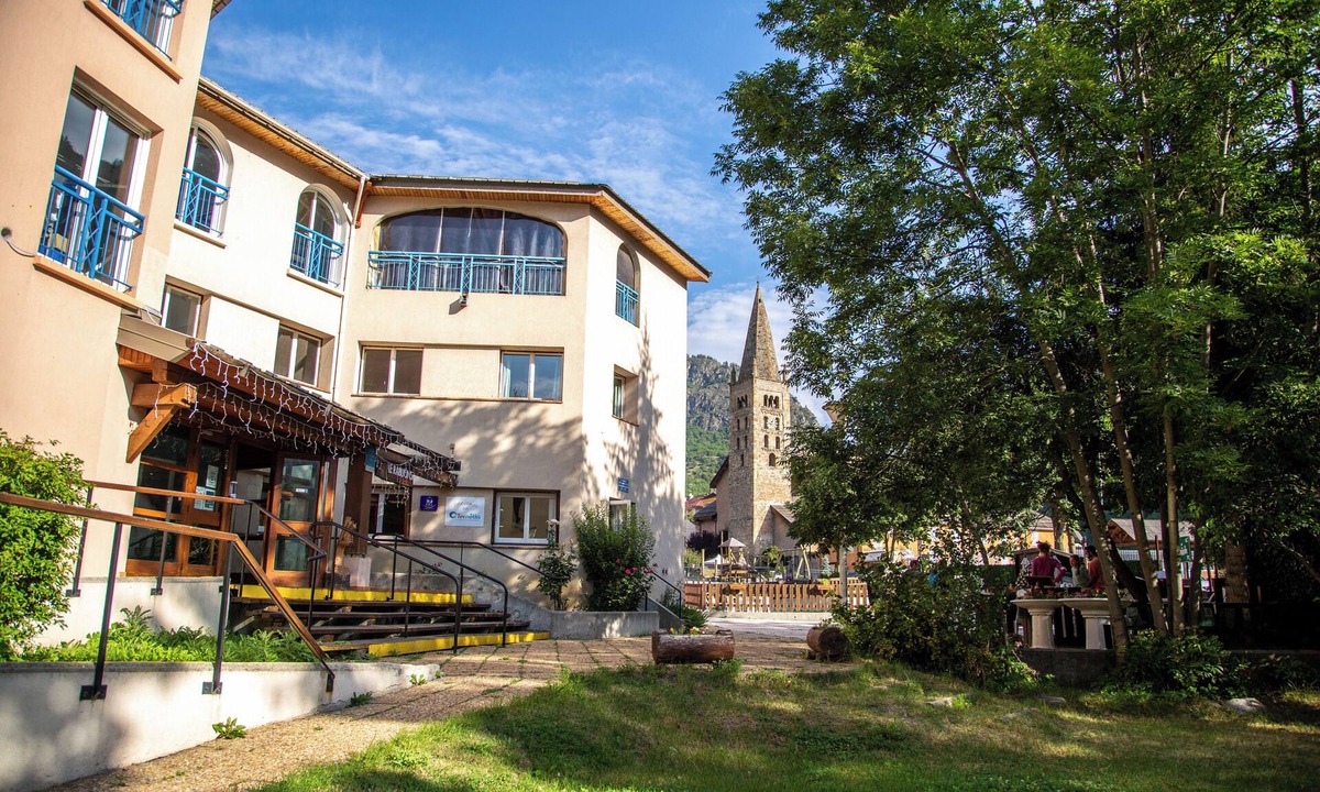 Saint-Etienne-de-Tinee Hotel | Le Rabuons