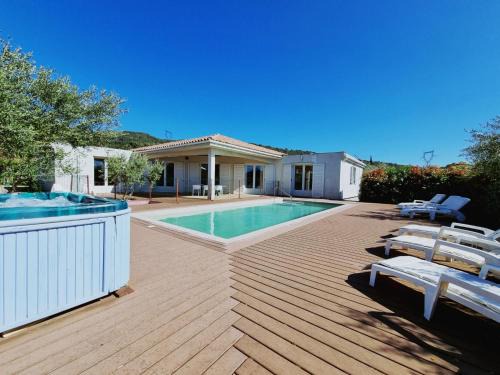 Oupia Villa | Le Ranch