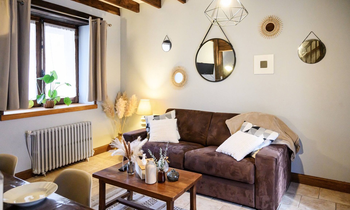 Chenou House | 'Le Rosier' House with Shared Garden and Wi-Fi