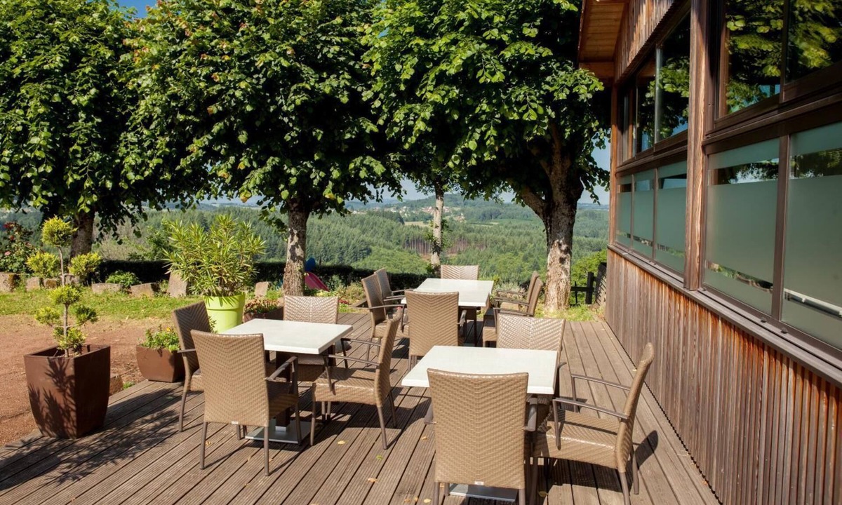 Montmelard Hotel | Le Saint Cyr