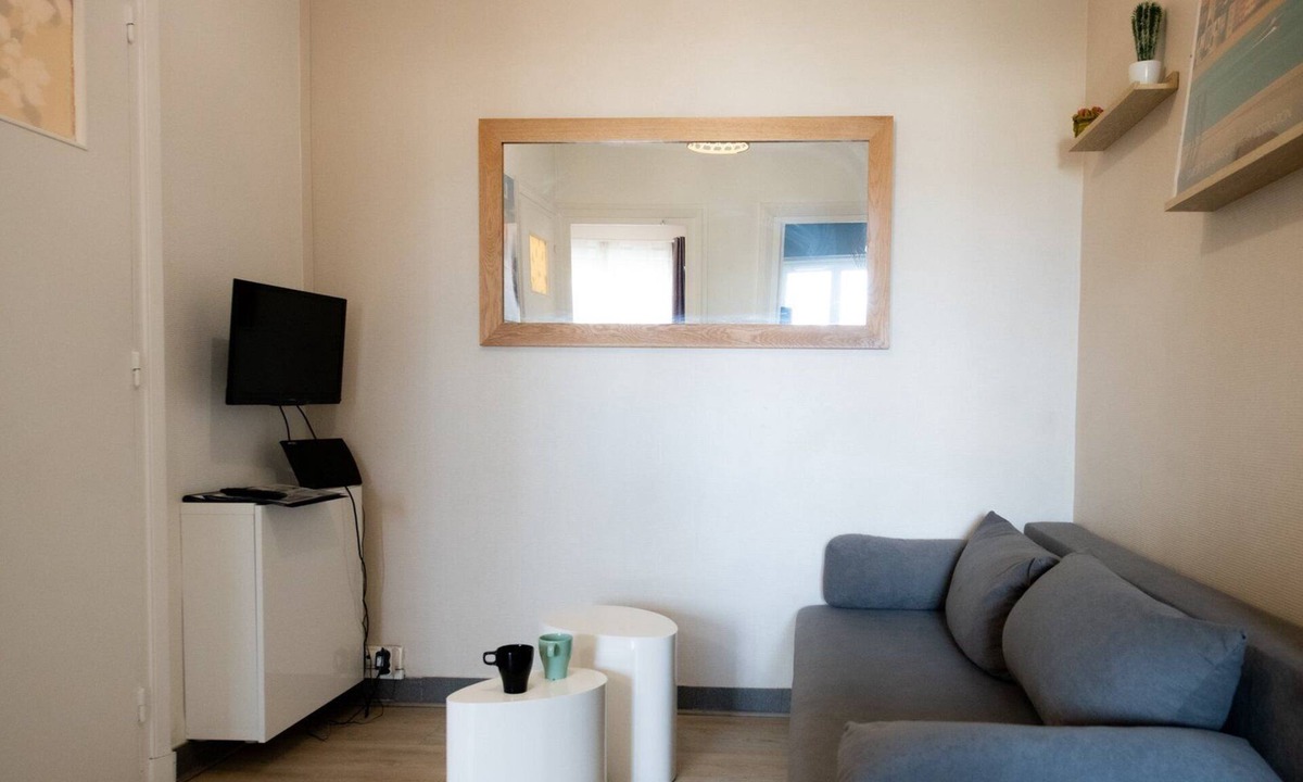 Jean Moulin - Marius Berliet Apartment | Le Saint Mo' - Nice apartment with balcony