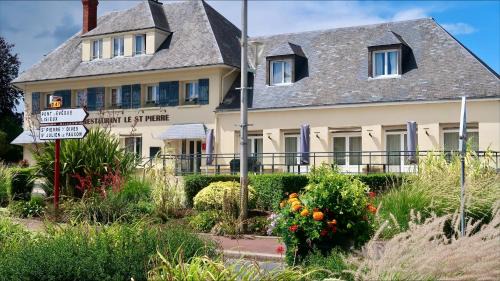Mezidon-Canon Hotel | Le Saint-Pierre