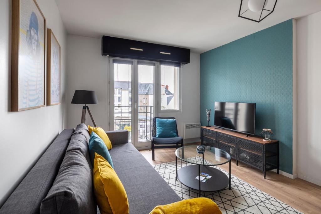 Madeleine-Champ de Mars Apartment | Le Sphinx by Cocoonr