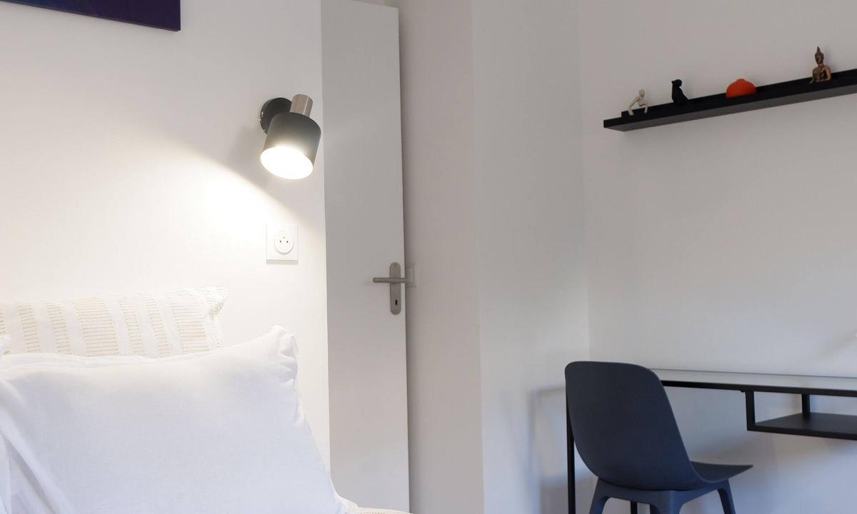 Courcouronnes Apartment | Le Sully Terrasse - 5min from RER station