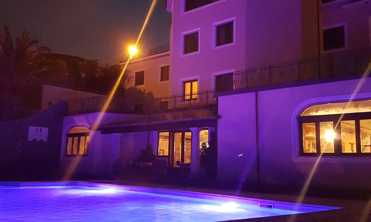 Bono Hotel | Le Tre Rose