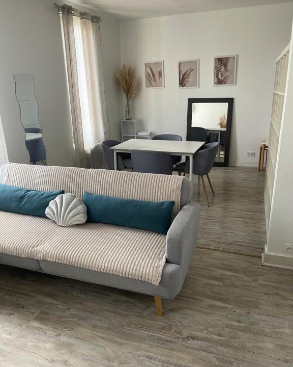 Troyes Apartment | Le Voltaire
