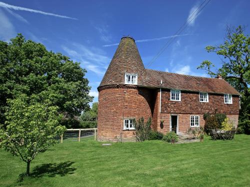 Wavehorne House | Leacon Hall Oast