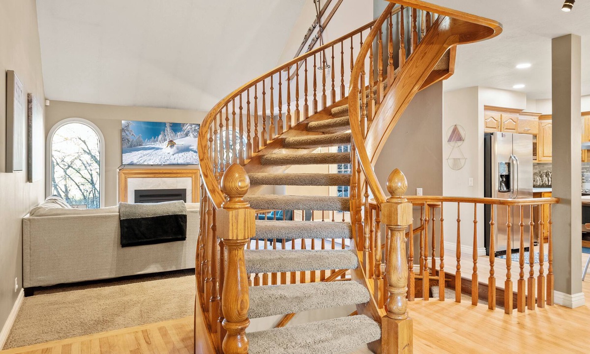 Cottonwood Heights House | Leaf-Peeping Getaway, Hot Tub, Game Room, Pets Welcome, Canyon Access