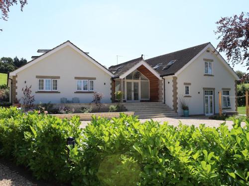 Chippenham House | Leafield House Nables Farm