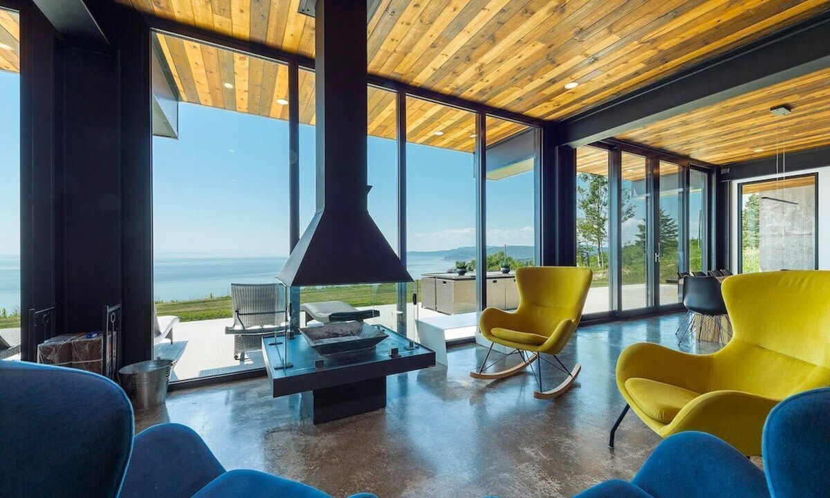 La Malbaie Ski Chalet | L’Eaurizon | Private Spa & St. Lawrence View