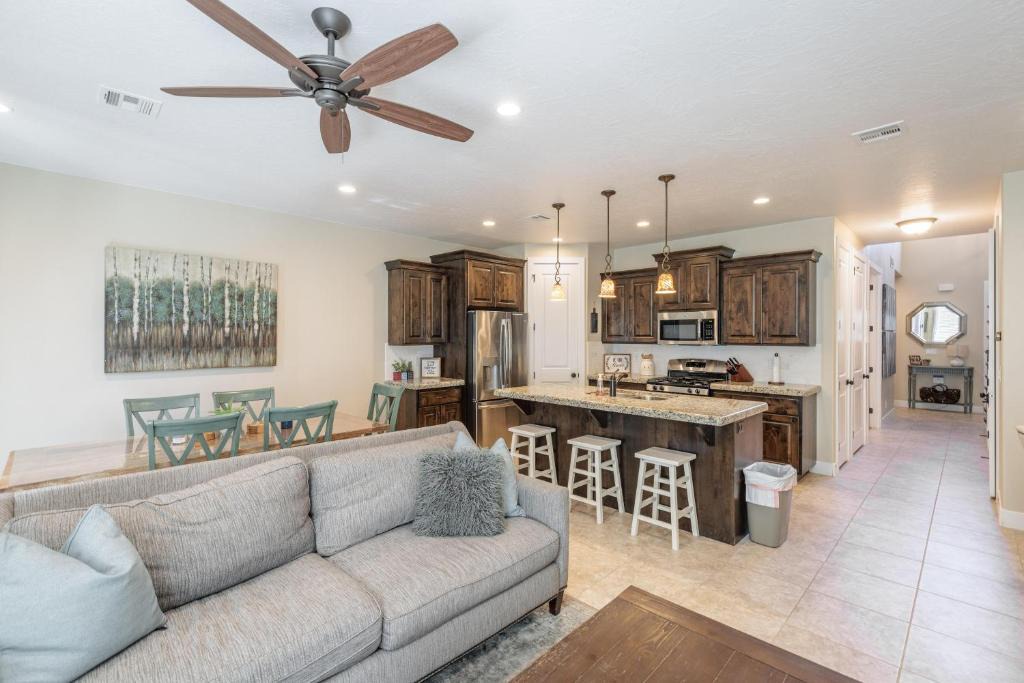 St. George House | Ledges Oasis