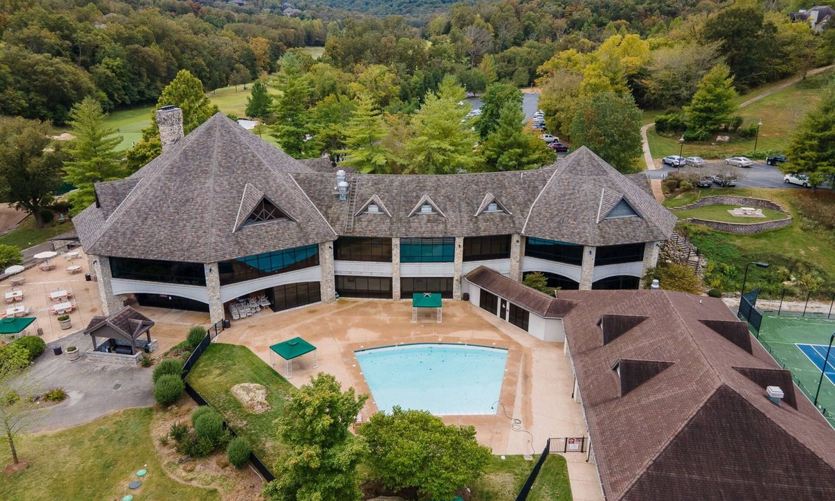 Branson West House | Ledgestone Golf, Playground OnSite, Silver Dollar City Near