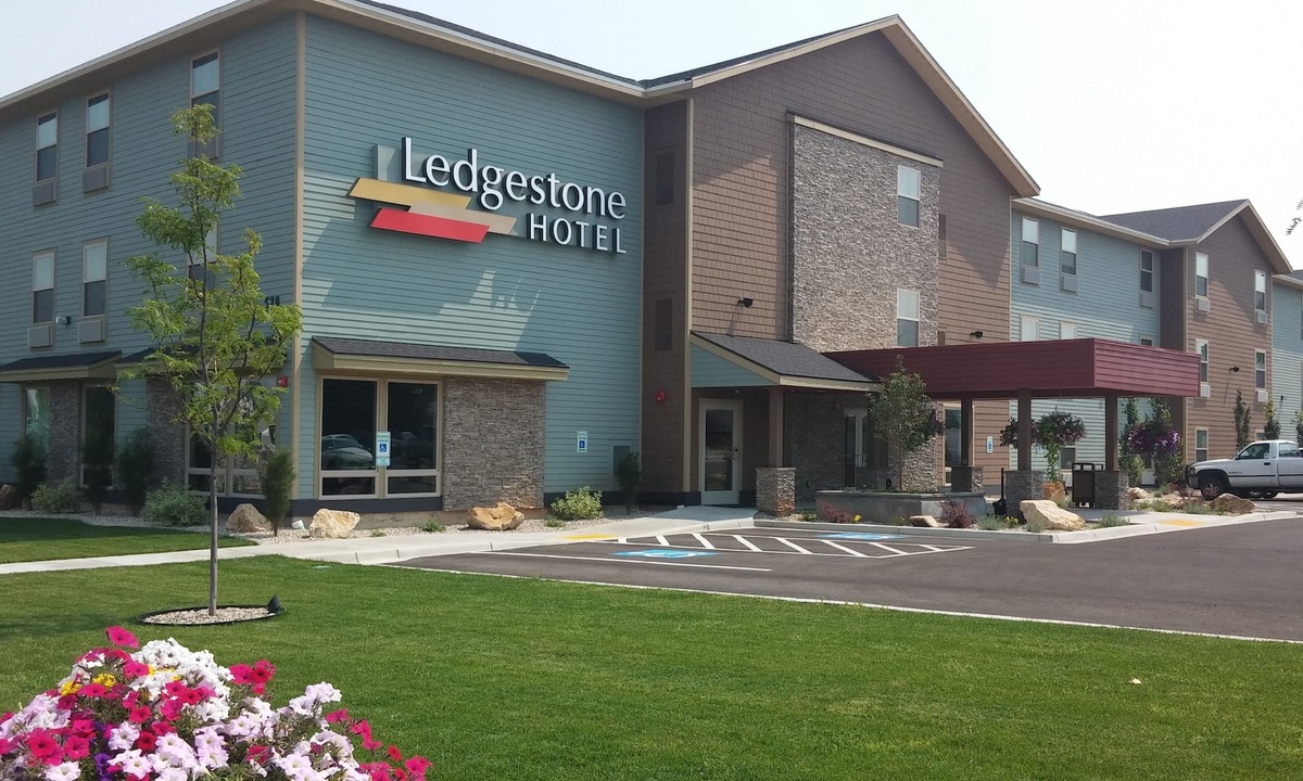 Vernal Hotel | Ledgestone Suites Hotel Vernal