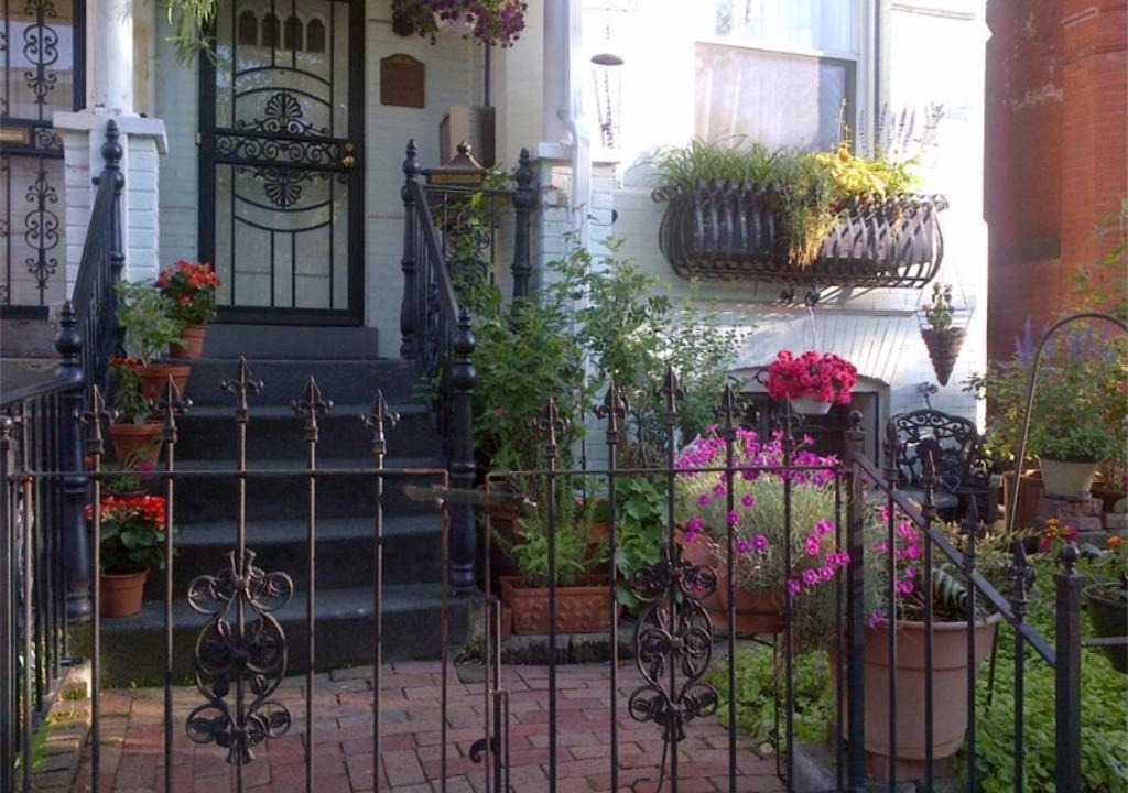 Le Droit Park Bed & Breakfast | Ledroit Park Renaissance B&B