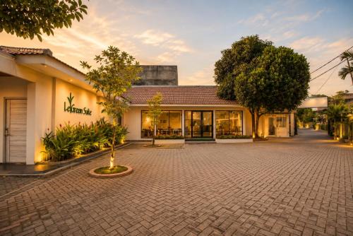 Jakarta House | LeGreen Suite Supomo