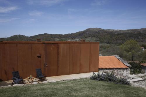 Brufe Villa | Leiras do Tempo - Adults Nature Retreat - Tomadinha 3 Cottage - Gerês National Park