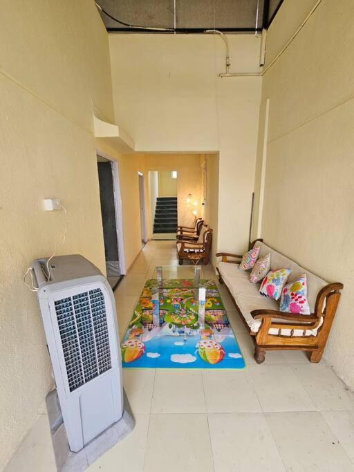 Pune Apartment | Lemon Grass
