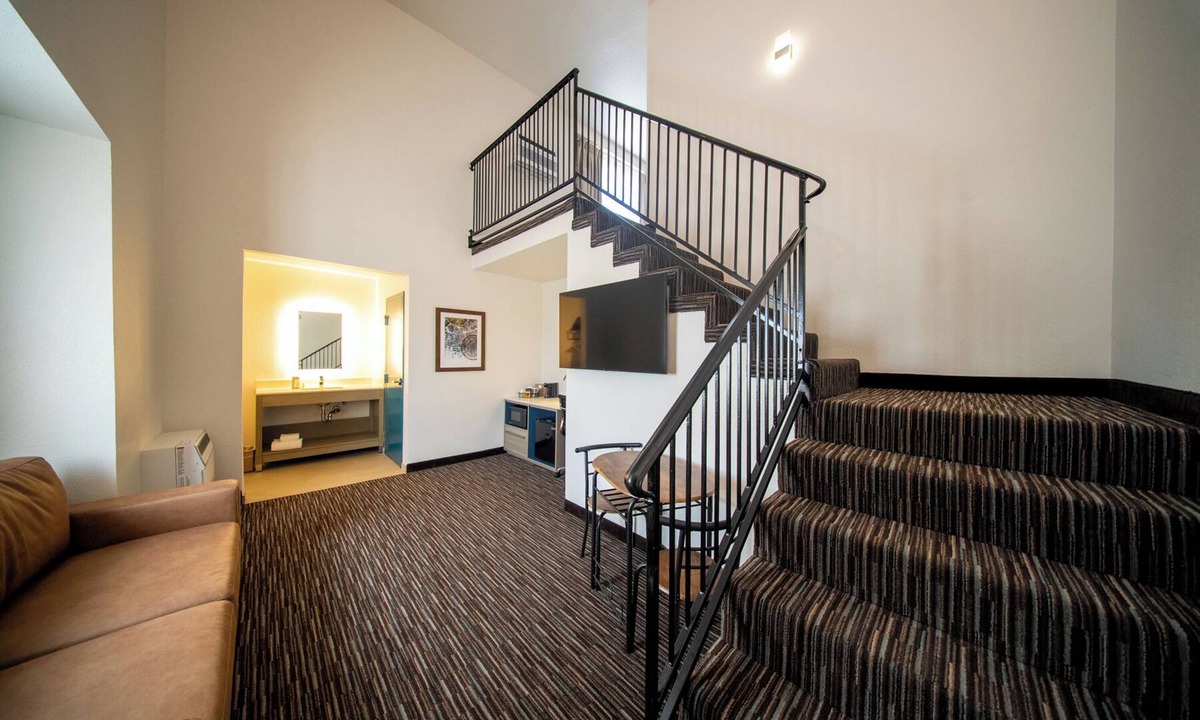 Tustin Hotel | Lemon Heights Inn