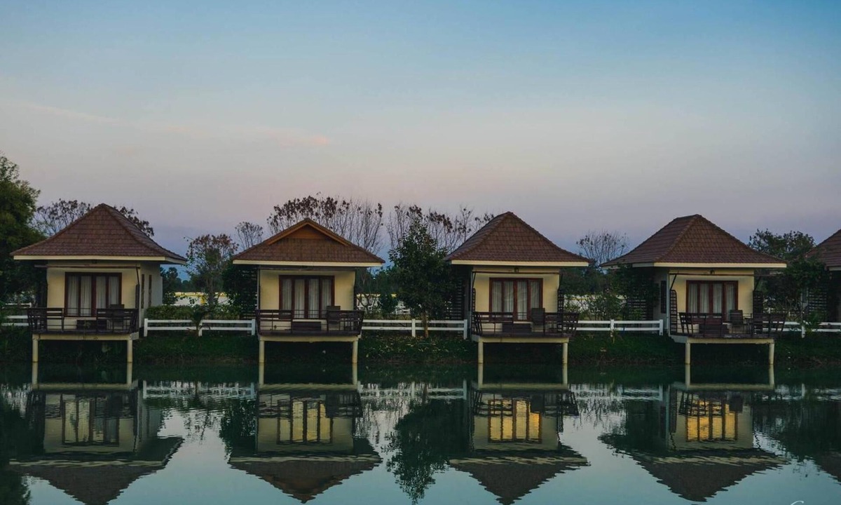 Chum Het Hotel | Lemon Resort