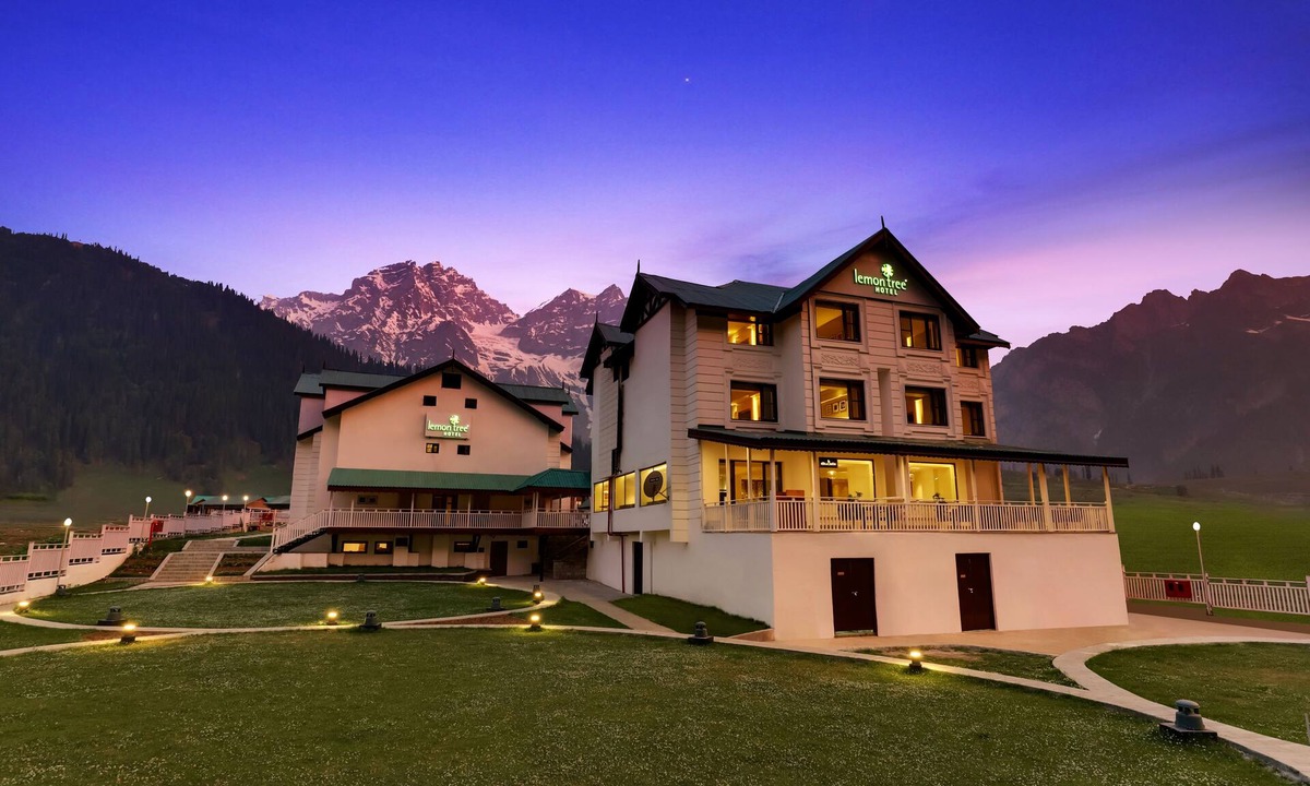 Sonamarg Hotel | Lemon Tree Hotel, Sonmarg by the Riverside