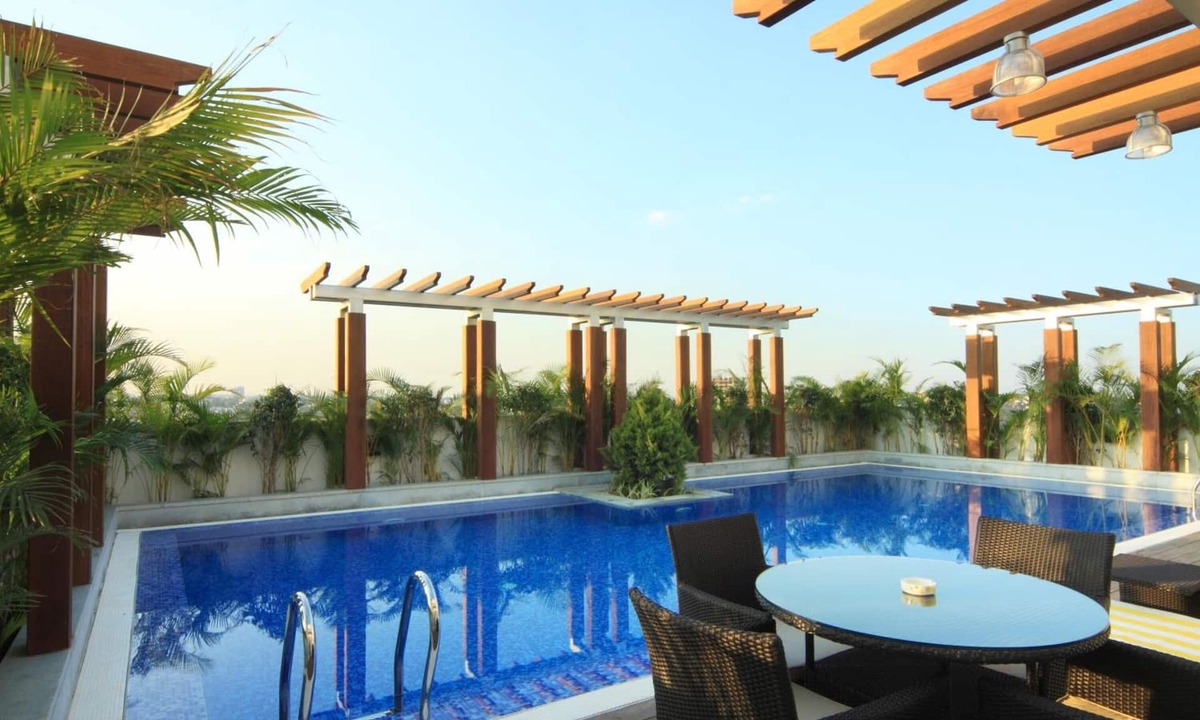Bengaluru Hotel | Lemon Tree Premier, Ulsoor Lake, Bengaluru