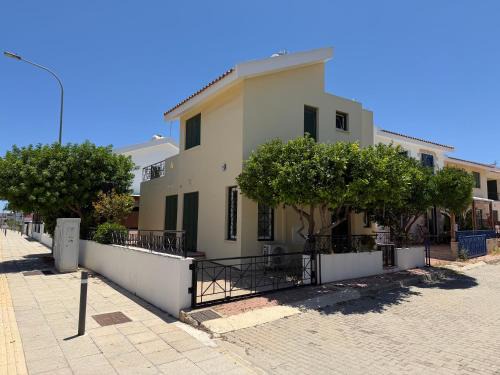 Kapparis Villa | Lemon Tree Residence - walk to Kapparis Beach