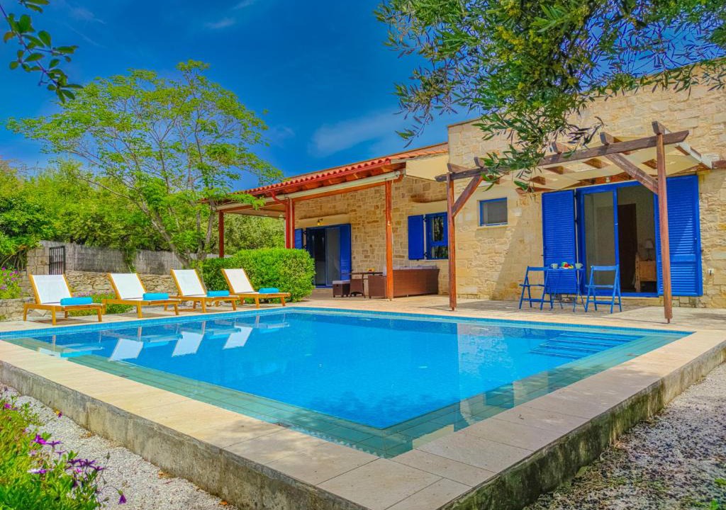 Fres Villa | Lemon Tree Villa with Private Pool and Starlink Internet