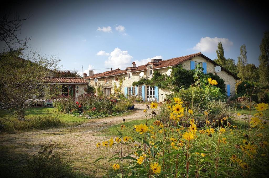 Les Essards House | Lemoniegites