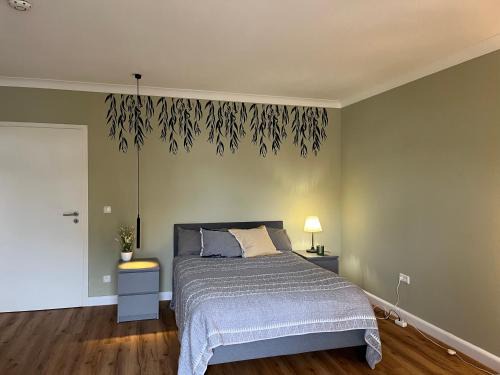 Bahnhofs- und Bismarckviertel Apartment | Leo Flat
