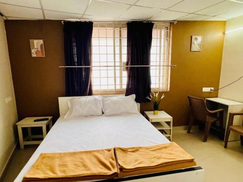 Koramangala Hotel | Leo Stays