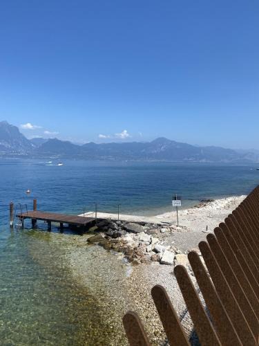 Torri del Benaco Apartment | Leonardo Walsh Apartment With Lake View