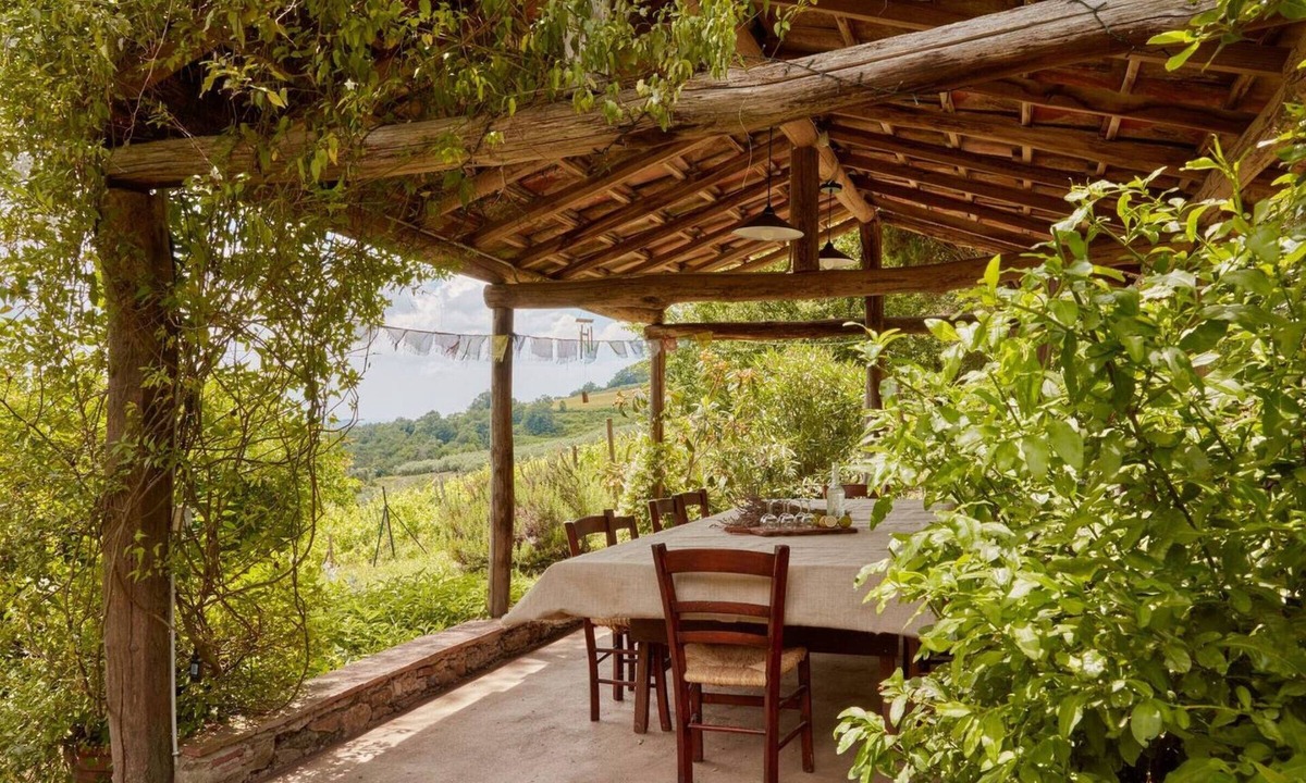 Villabuona Apartment | Lepricine Apartment 'Country House for 4 on the Lucca Hills' with Private Garden
