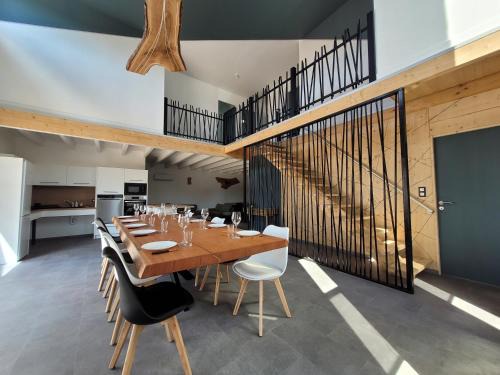 Secondigny House | Les écuries