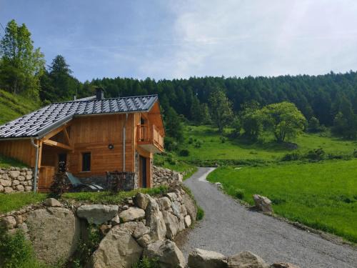 Saint-Michel-de-Chaillol Ski Chalet | Les 2 Chalets Alpins & Bains Nordiques