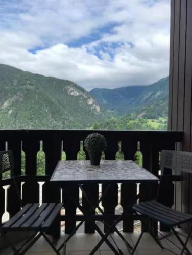 Saint-Nicolas-de-Veroce Apartment | Les Balcons de lAiguille - 2-bedroom apartment