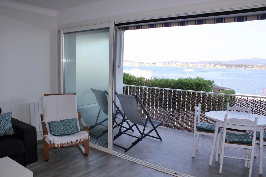 Sanary-sur-Mer House | Les Baux 1