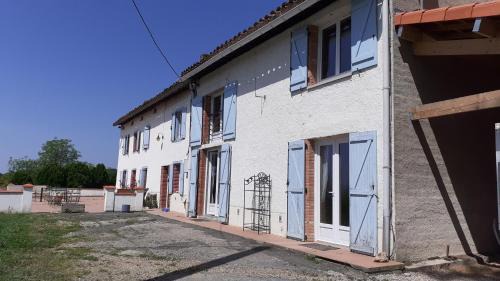 Saint-Germain-des-Pres Bed & Breakfast | Les chambres de Guillaunas Haut