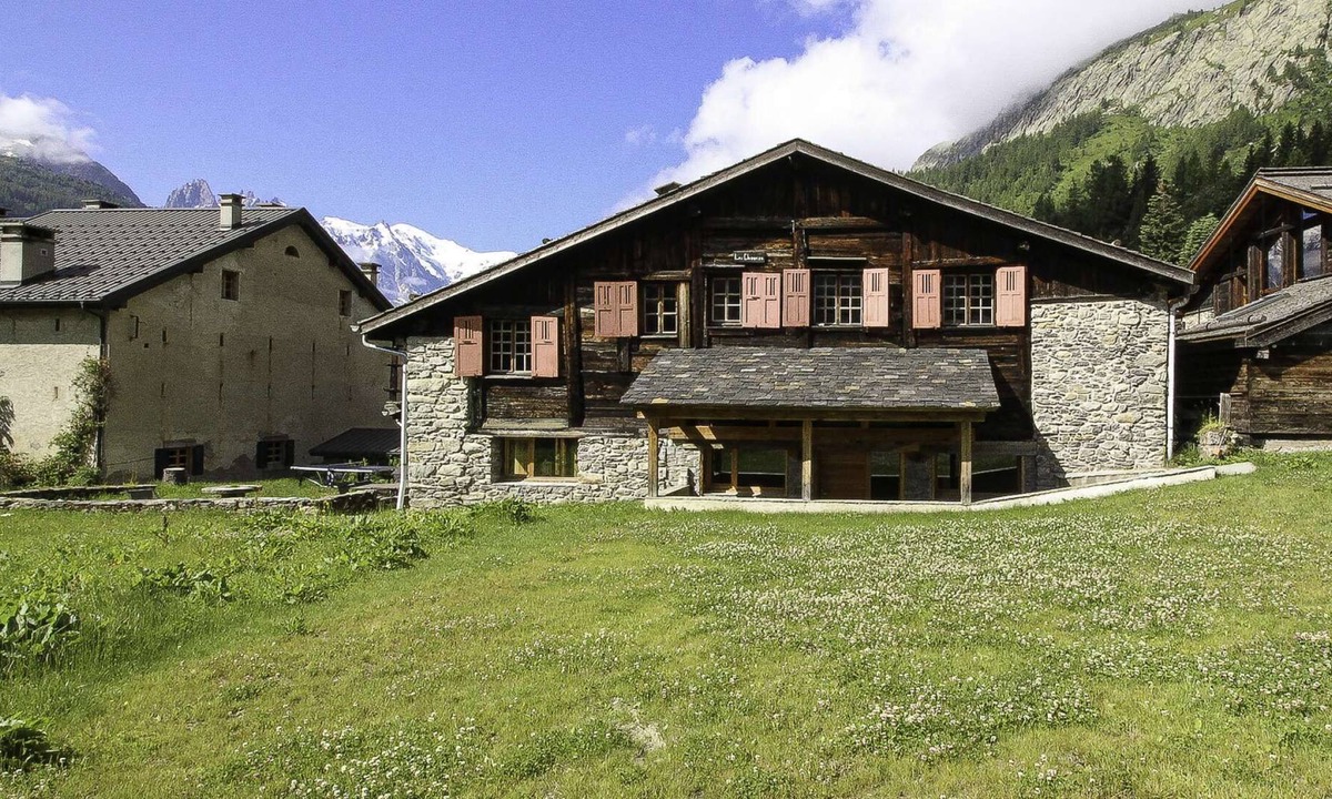 Montroc Ski Chalet | Les Choucas · Renovated 19th Century Chalet
