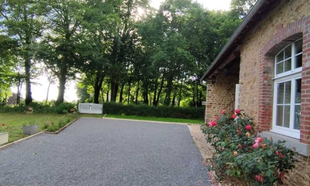 Saint-Martin-des-Champs House | LES ECURIES DU QUESNOY, Family, Countryside and City, Mont Saint Michel bay view