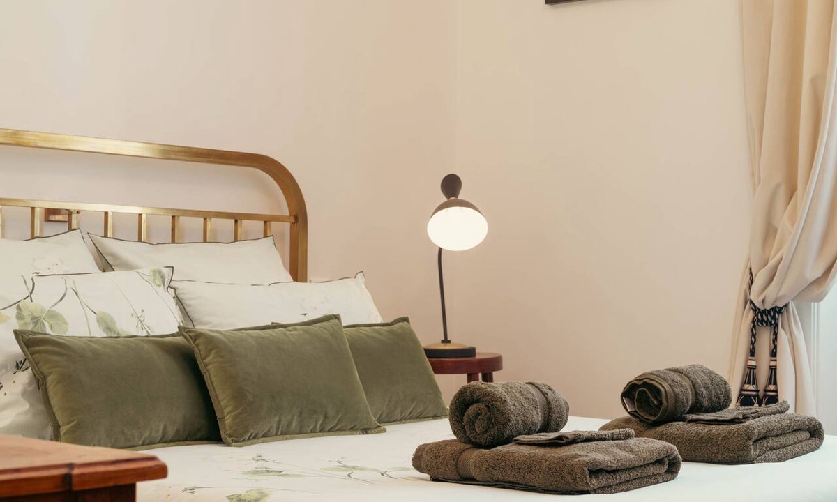 Limoges Apartment | "Les Effrontés" * Louis Blanc, Charming Apartment