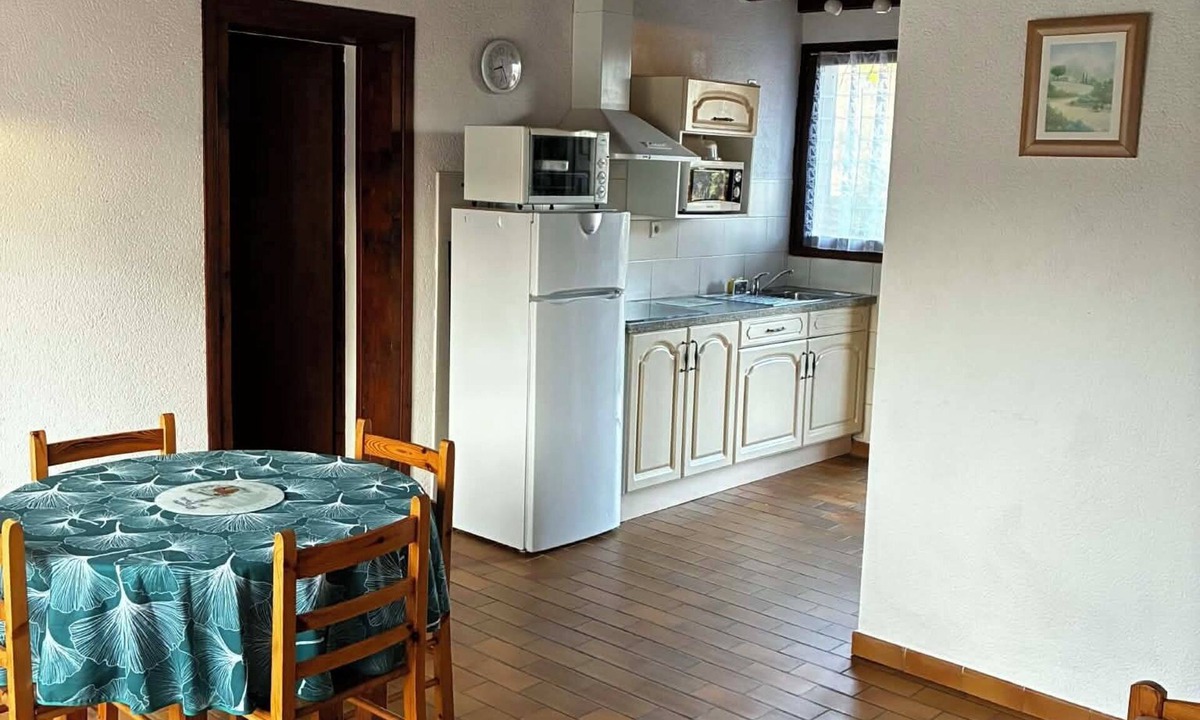 Eugenie-les-Bains Apartment | Les Genêts (T2 ground floor) with swimming pool