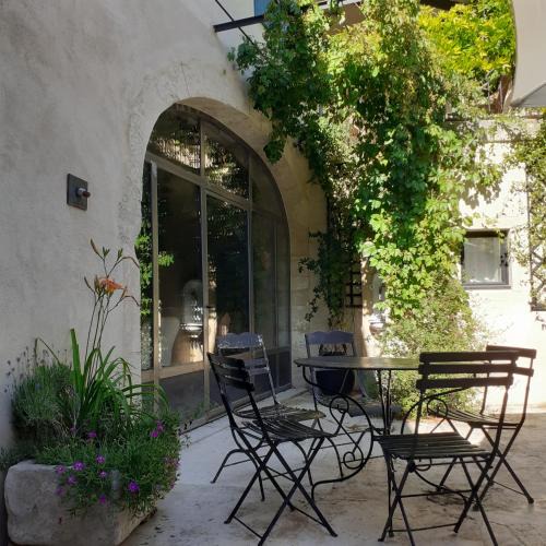 Grignan House | Les Grés Logis de Charme