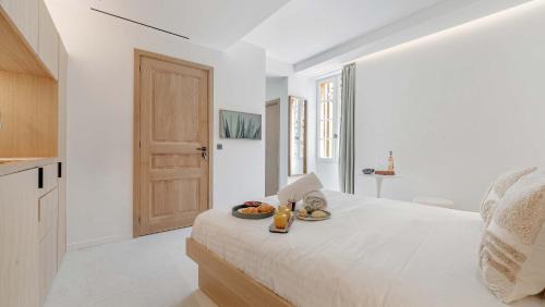Old Town Apartment | Les Graniers - Old Village - Shellter Rentals
