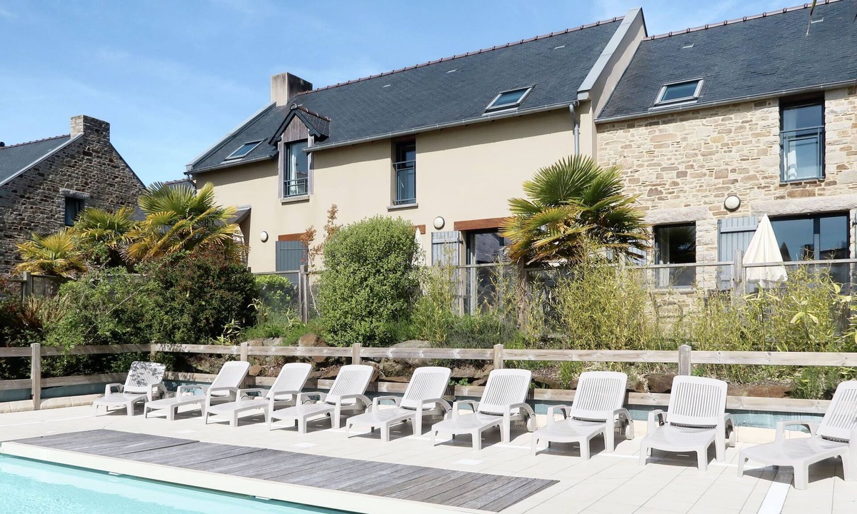 Cancale House | Les Hauts de la Houle M.8X by Interhome