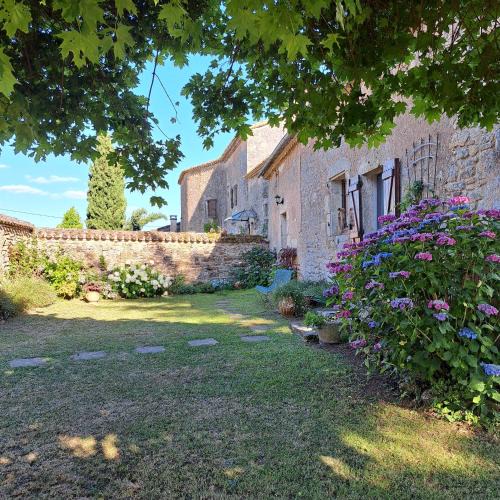 Gavaudun House | Les Hauts de Sentelines Nature et détente aux portes du Périgord Pourpre