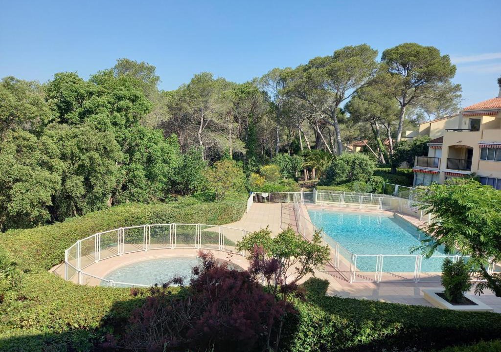 Valescure Apartment | Les Hauts du Golf Rez de jardin Piscine Tennis